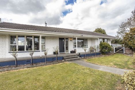 Photo of property in 8 Gibbs Drive, Woodend, 7610