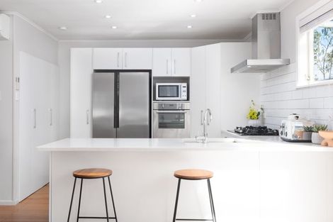 Photo of property in 8a Grande Vue Road, Papatoetoe, Auckland, 2025