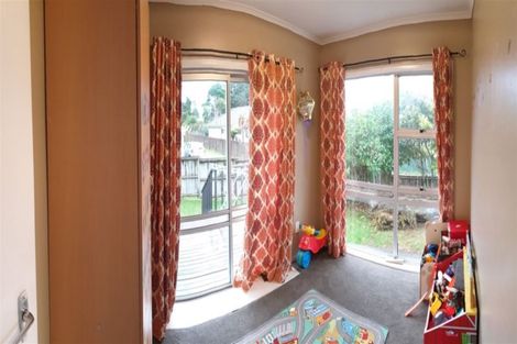 Photo of property in 5 Rosier Road, Glen Eden, Auckland, 0602