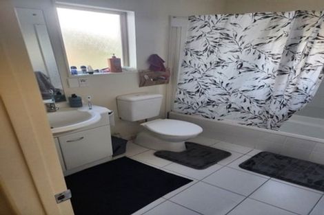 Photo of property in 3 Butia Avenue, Henderson, Auckland, 0612