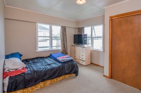 Photo of property in 18 Clyde Street, Levin, 5510