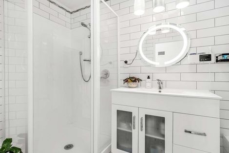 Photo of property in 52 Riverton Drive, Randwick Park, Auckland, 2105