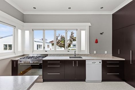 Photo of property in 190 Vigor Brown Street, Napier South, Napier, 4110