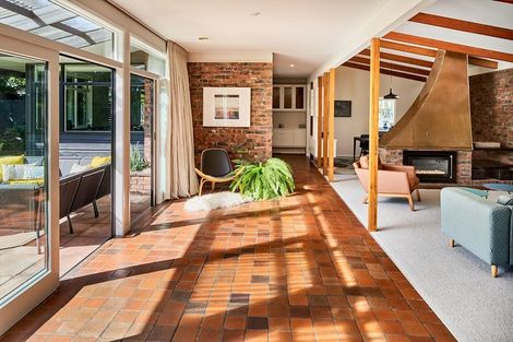 Photo of property in 27 Cheviot Road, Lowry Bay, Lower Hutt, 5013