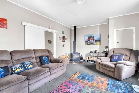 Photo of property in 16 Bignell Street, Gonville, Whanganui, 4501