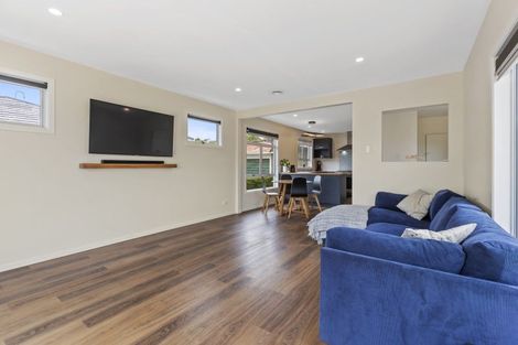 Photo of property in 14 Cowling Road, Hurdon, New Plymouth, 4310