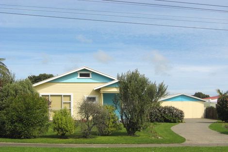 Photo of property in 5 Harris Street, Waitara, 4320