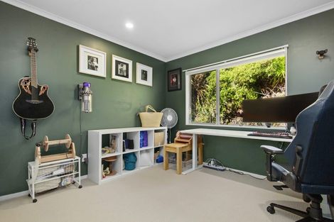 Photo of property in 125 Woodman Drive, Tawa, Wellington, 5028