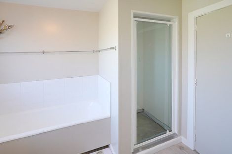 Photo of property in 2 Ward Place, Rangiora, 7400