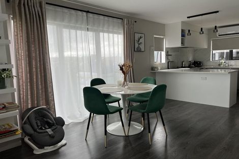 Photo of property in 11 Lumbarda Drive, Kumeu, 0810