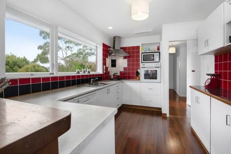 Photo of property in 24 Pooley Street, Pakuranga Heights, Auckland, 2010