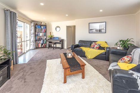 Photo of property in 98 Matai Street, Castlecliff, Whanganui, 4501