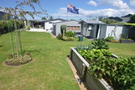 Photo of property in 211 Given Avenue, Whangamata, 3620
