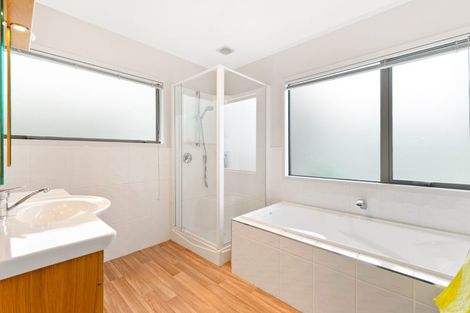 Photo of property in 1/272 Whangaparaoa Road, Red Beach, 0932