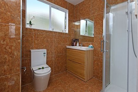 Photo of property in 10a Harding Avenue, Te Atatu South, Auckland, 0610