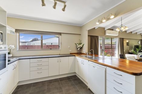 Photo of property in 3a Edgewater Street, Waikanae, 5036