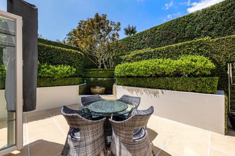 Photo of property in 12 Ronaki Road, Mission Bay, Auckland, 1071