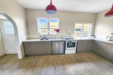 Photo of property in 66 Avondale Road, Taradale, Napier, 4112