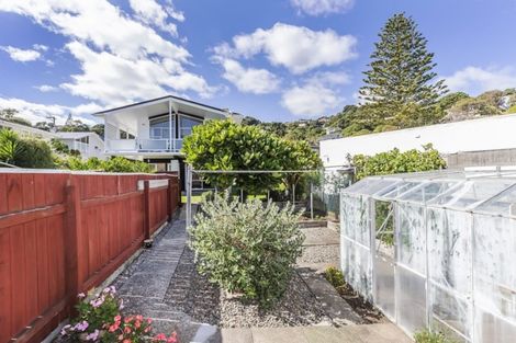 Photo of property in 7 Cherry Grove, Strathmore Park, Wellington, 6022