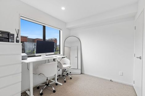 Photo of property in 5 Longshore Drive, Long Bay, Auckland, 0630