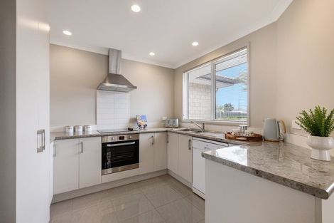 Photo of property in 9a Dickson Road, Papamoa Beach, Papamoa, 3118