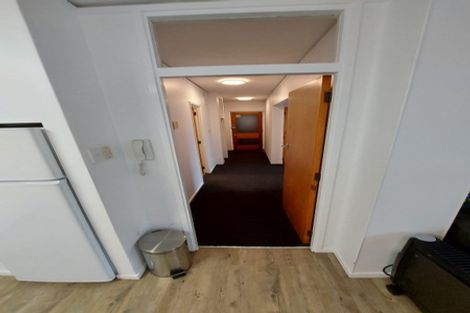 Photo of property in 2/2 Oriental Terrace, Mount Victoria, Wellington, 6011