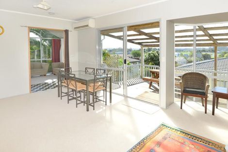 Photo of property in 8 Grenadine Place, Unsworth Heights, Auckland, 0632