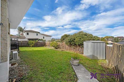 Photo of property in 2/17 Jenelin Road, Glendene, Auckland, 0602