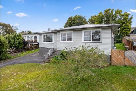 Photo of property in 9 Grimshaw Place, Henderson, Auckland, 0612