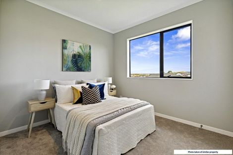 Photo of property in 43 Puhikawa Street, Massey, 0614