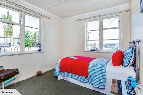 Photo of property in 17 Blacklock Avenue, Henderson, Auckland, 0612