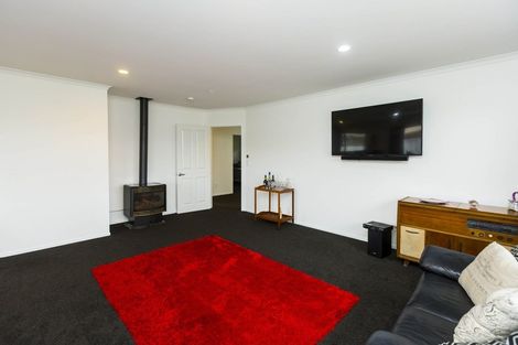 Photo of property in 32 Percy Kinsman Crescent, Riverstone Terraces, Upper Hutt, 5018