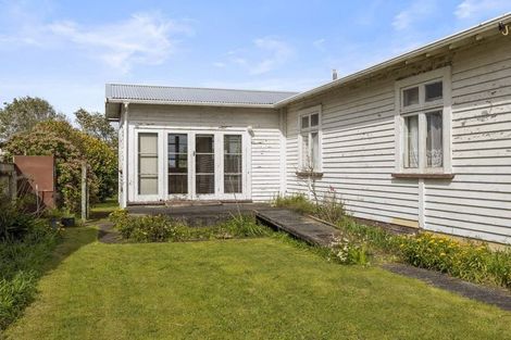 Photo of property in 20 Gladstone Street, Hawera, 4610