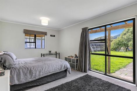 Photo of property in 308 Main Road, Tawa, Wellington, 5028