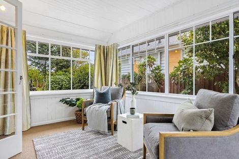 Photo of property in 113 Saint Andrews Square, Strowan, Christchurch, 8052