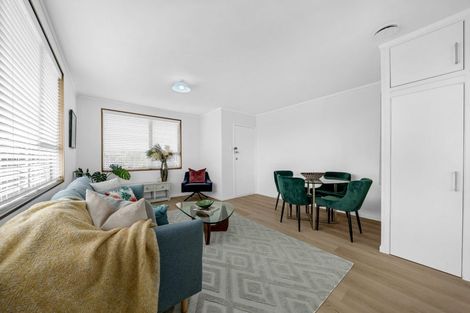 Photo of property in 2/52 Butterworth Drive, Glendene, Auckland, 0602