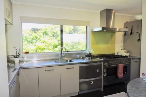 Photo of property in 86 Larsen Crescent, Tawa, Wellington, 5028