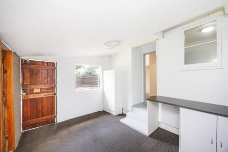 Photo of property in 2 Pukatea Place, Milson, Palmerston North, 4414