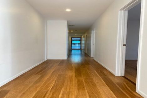 Photo of property in 8d Madeira Lane, Grafton, Auckland, 1023