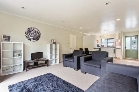 Photo of property in 1a Benton Place, Manurewa, Auckland, 2102