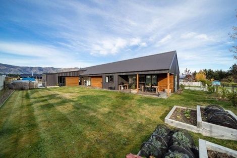 Photo of property in 1 Edna Lane, Lake Hawea, Wanaka, 9382