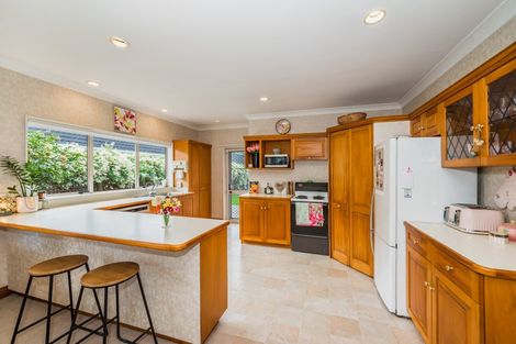 Photo of property in 1 Greenaway Road, Waikanae, 5036