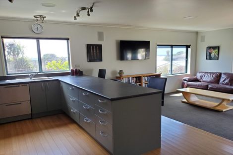 Photo of property in 17 Pacific Road, Waihi Beach, 3611