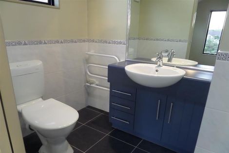 Photo of property in 2/25 Kellaway Drive, East Tamaki, Auckland, 2013