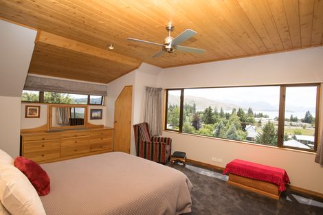 Photo of property in 3 Hamilton Drive, Lake Tekapo, 7999