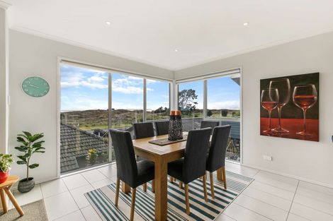 Photo of property in 1b Evans Road, Papamoa Beach, Papamoa, 3118