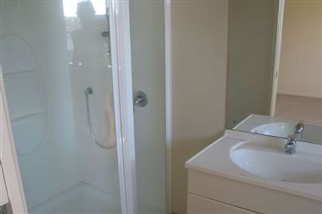 Photo of property in 5 Marbella Crescent, Oteha, Auckland, 0632