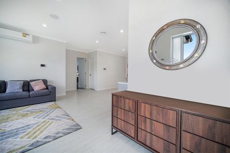 Photo of property in 1 Tuwhare Street, Papakura, 2110