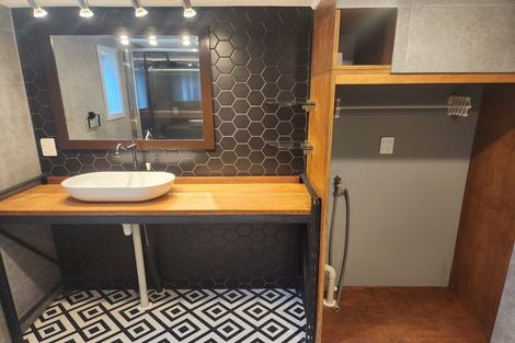 Photo of property in 1/2 Heathcote Road, Castor Bay, Auckland, 0620