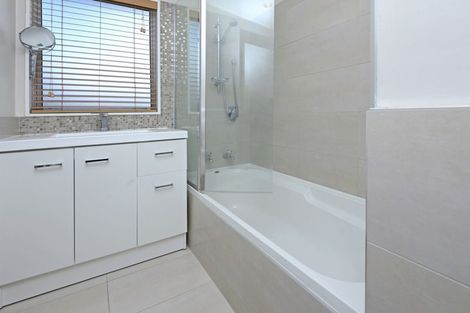 Photo of property in 33a Price Crescent, Mount Wellington, Auckland, 1060